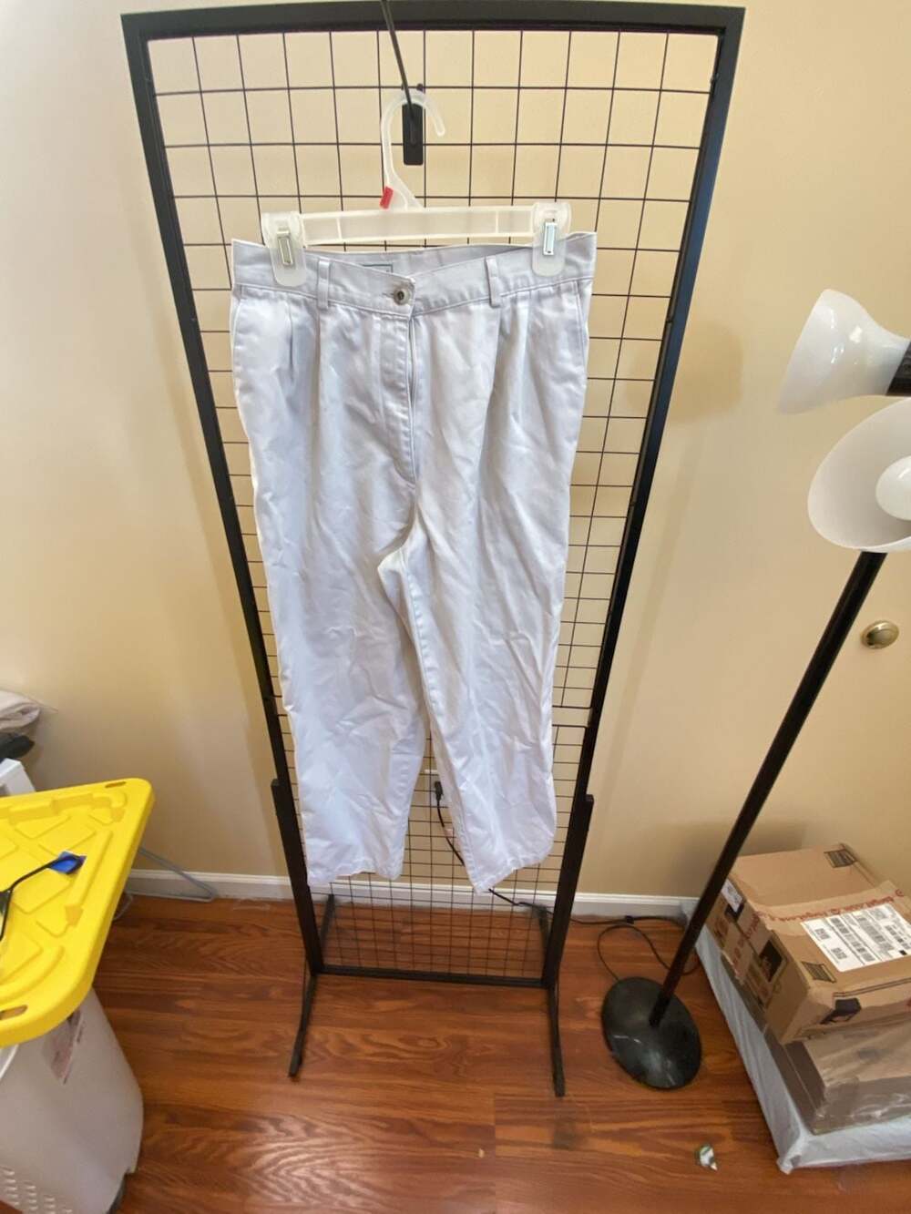 L.L. Bean Vintage Pleated 100% Cotton White Pants Size 10 L28